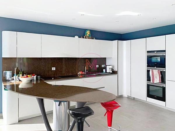 Maison à VILLEFRANCHE SUR MER (06230)