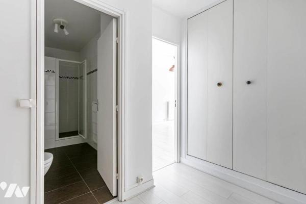 PARIS 19E - BUTTES CHAUMONT - Studio transformable en 2 pièces - Balcon - Cave