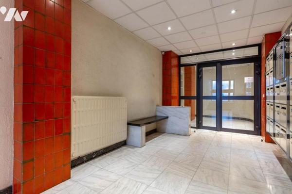 PARIS 19E - BUTTES CHAUMONT - Studio transformable en 2 pièces - Balcon - Cave