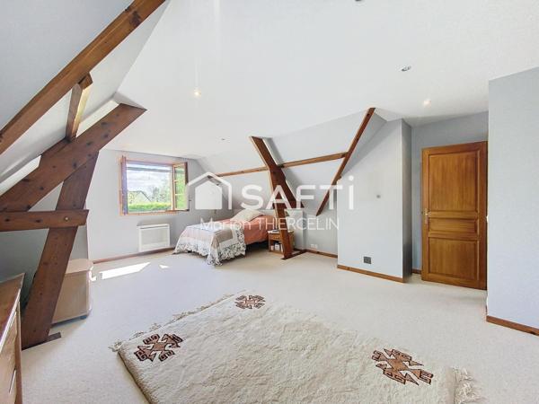 Maison familiale 5 chambres sur sous-sol complet avec environnement privilégié