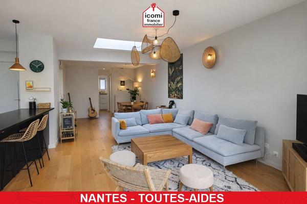 A VENDRE - MAISON EN REZ DE JARDIN ENTIEREMENT RENOVEE EN 2021 - PIECE DE VIE TRIPLE AVEC ACCES TERRASSE - STORE BAN - 3/5 CHAMBRES - GARAGE - RARE