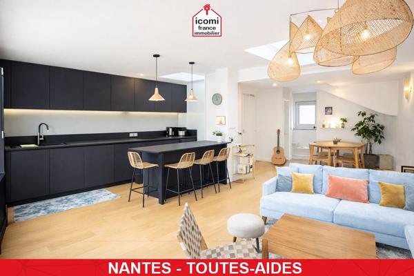 A VENDRE - MAISON EN REZ DE JARDIN ENTIEREMENT RENOVEE EN 2021 - PIECE DE VIE TRIPLE AVEC ACCES TERRASSE - STORE BAN - 3/5 CHAMBRES - GARAGE - RARE