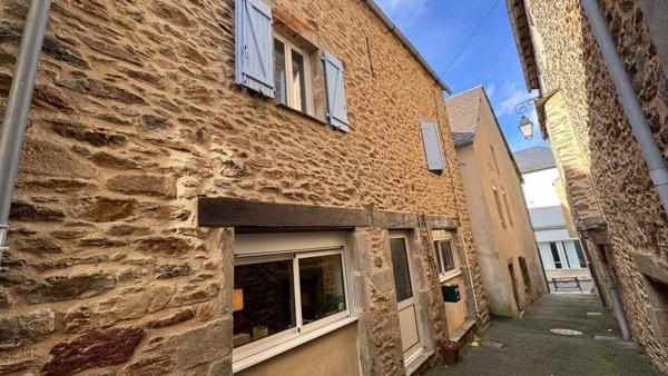 Maison de village de 98m2 avec dépendance de 44m2 175 000 €