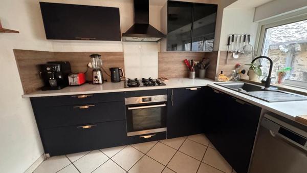 Maison de village de 98m2 avec dépendance de 44m2 175 000 €