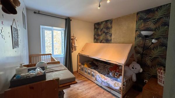 Maison de village de 98m2 avec dépendance de 44m2 175 000 €