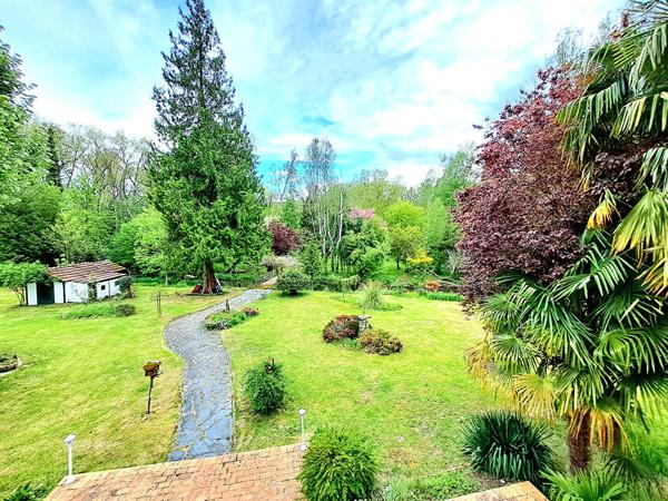 MAISON ET SON PARC ARBORÉ DANS LA VALLEE DE LA JUINE