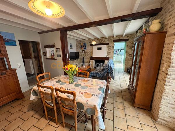 Vente
                Maison79 m² - 3 Pièces -
                    MEZIDON VALLEE D AUGE (14270)