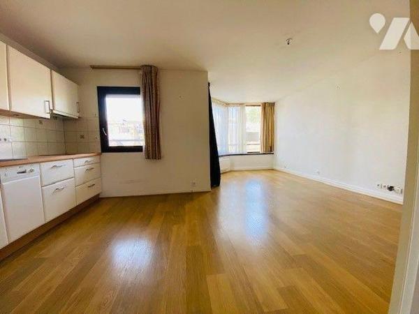 Appartement à Vendre à Perros-Guirec (22700) en Côtes-d'Armor (22) de 44 m² habitables, deux pi...