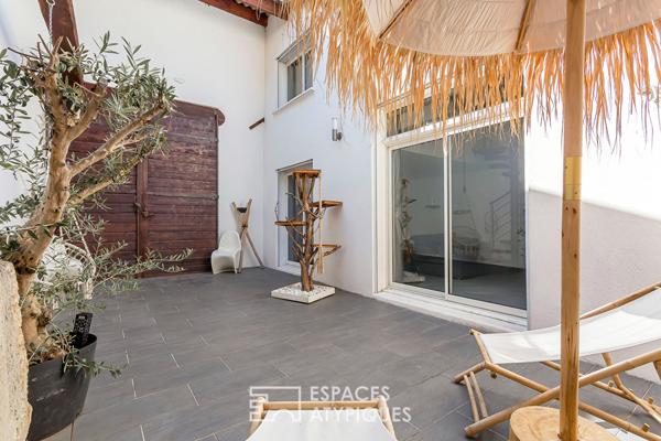 Maison ancienne rénovée avec patio privatif