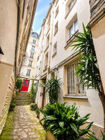 GRAND STUDIO - QUARTIER MOUFFETARD - CALME ABSOLU ET LUMINEUX