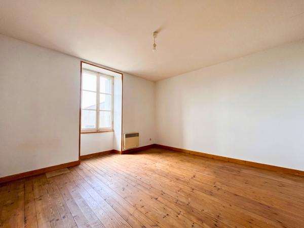 Immeuble à vendre 145 800 € Jonzac 240 m² DPE F