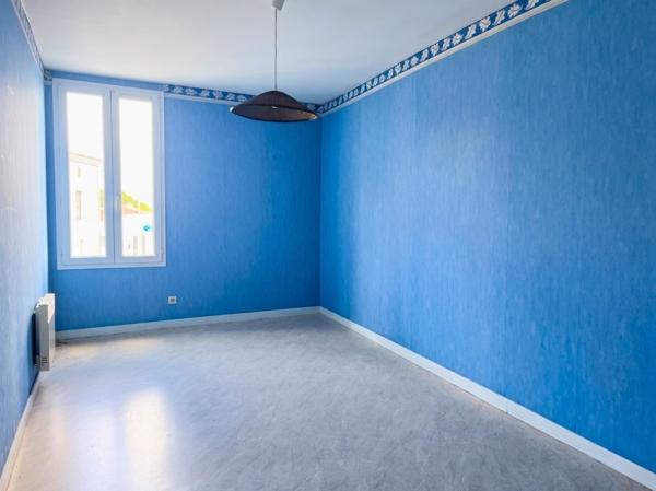Immeuble à vendre 145 800 € Jonzac 240 m² DPE F