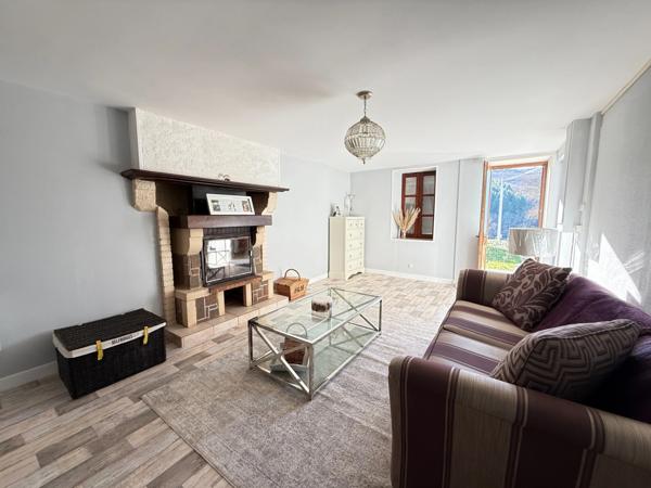 EN EXCLUSIVITE ! Corps de ferme avec maison d'habitation de 89m² sur terrain de 2hectares 2188m² 125 000 €