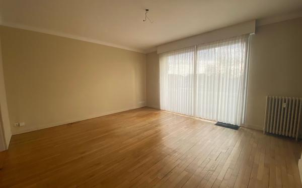 Appartement à louer    3 pièces • 102,27 m2 Calais