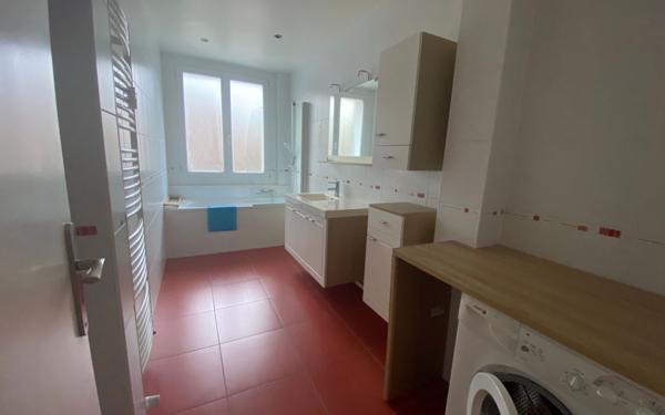 Appartement à louer    3 pièces • 102,27 m2 Calais