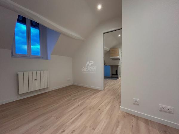 Appartement 1 pièce à louer à Poissy - 620€ CC Loyer 620 €/mois charges comprises **  - Référence  9020
