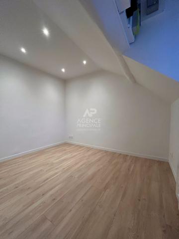 Appartement 1 pièce à louer à Poissy - 620€ CC Loyer 620 €/mois charges comprises **  - Référence  9020
