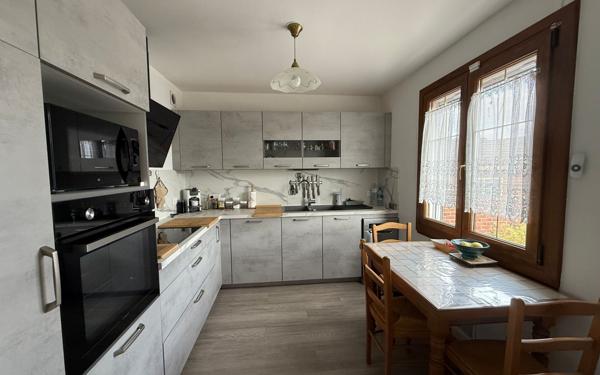 Maison à vendre    4 pièces • 95 m2 Saint-Quentin