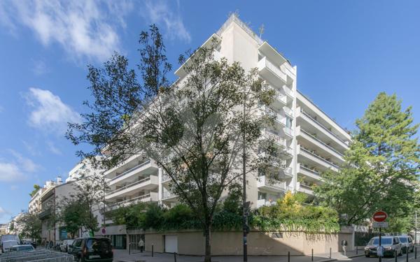 Appartement à vendre    4 pièces • 73,90 m2 Paris 11