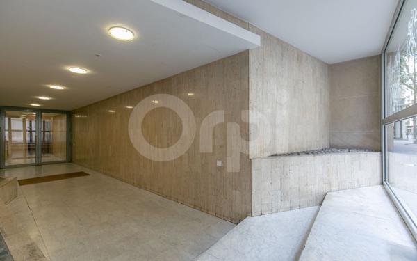 Appartement à vendre    4 pièces • 73,90 m2 Paris 11