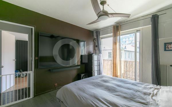 Appartement à vendre    4 pièces • 73,90 m2 Paris 11