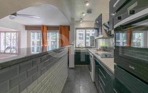 Appartement à vendre    4 pièces • 73,90 m2 Paris 11