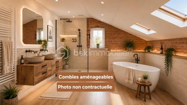 À seulement 15 minutes de Montauban, dans un environnement calme et verdoyant sur la commune prisée d'Albias, découvrez cette authentique propriété de caractère offrant un fort potentiel d'aménagement.

Implantée sur un terrain plat d'environ 4 000 m² sans vis-à-vis, cette ancienne ferme développe près de 176 m² habitables répartis sur deux niveaux et conserve de nombreux éléments d'origine qui séduiront les amateurs de bâtisses anciennes : cheminées d'époque, volumes généreux et charme authentique.

La maison propose aujourd'hui plusieurs espaces de vie à repenser selon vos besoins. Le rez-de-chaussée s'organise autour d'une vaste entrée traversante et de plusieurs pièces de belles dimensions. À l'étage, vous trouverez trois chambres lumineuses ainsi qu'une salle d'eau.

Les nombreuses dépendances constituent un véritable atout :

- Garage indépendant d'environ 83 m²
- Grande pièce attenante d'environ 75 m² à aménager selon vos projets
- Dépendance supplémentaire d'environ 85 m² idéale pour un atelier, du stockage ou une activité indépendante

L'ensemble offre un potentiel remarquable pour créer une grande maison familiale, une résidence secondaire pleine de charme ou développer un projet d'accueil touristique tel que gîtes, chambres d'hôtes ou résidence artistique.

À l'extérieur, le terrain plat entouré de Pommiers certifiés Bio permet d'imaginer de multiples aménagements : piscine, jardin paysager, verger, potager ou espaces de détente profitant pleinement du cadre champêtre environnant.

Des travaux de rénovation sont à prévoir, offrant l'opportunité de révéler tout le caractère de cette propriété et de l'adapter à vos envies. Le gros œuvre est sain et constitue une excellente base pour un projet de valorisation patrimoniale.

Une propriété rare sur le secteur, alliant authenticité, volumes et possibilités d'exploitation dans un environnement naturel recherché, à proximité immédiate des commodités et des grands axes.

Une belle opportunité pour les amoureux de la pierre et les porteurs de projets en quête d'espace, de calme et de potentiel.

A VISITER SANS TARDER !!!