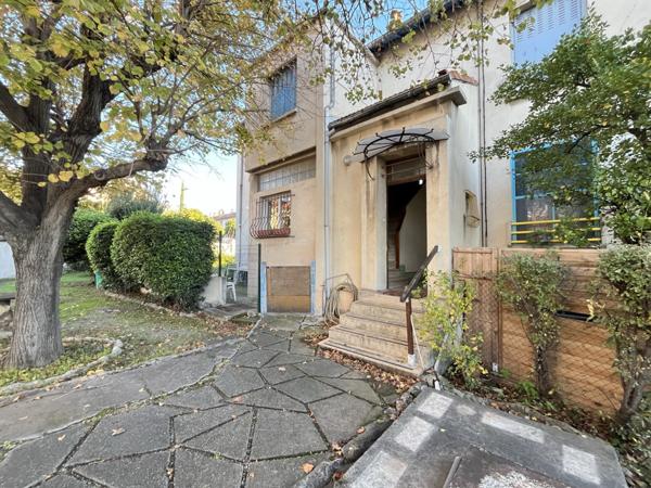 Marseille (13015) Maison T4 de 75 m2 avec jardin de 250m2 et garage