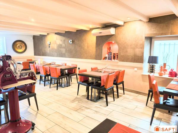 Murs commerciaux comprenant restaurant gastronomique réputé, appartement de fonction et terrain constructible