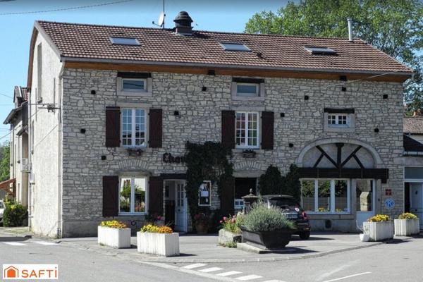 Murs commerciaux comprenant restaurant gastronomique réputé, appartement de fonction et terrain constructible