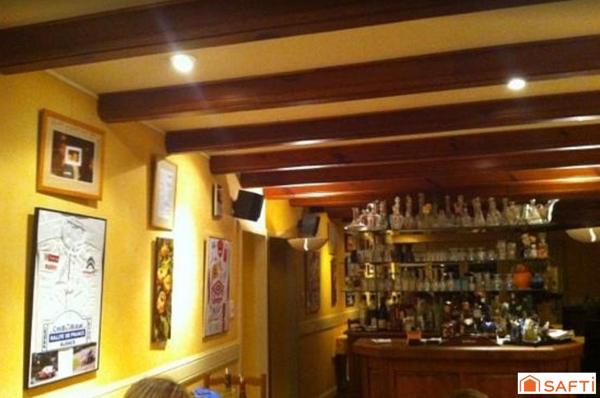 Murs commerciaux comprenant restaurant gastronomique réputé, appartement de fonction et terrain constructible