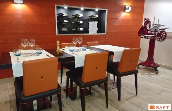 Murs commerciaux comprenant restaurant gastronomique réputé, appartement de fonction et terrain constructible