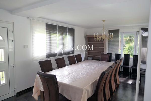 Villa 8 pièce(s) 6 chambre(s) 195 m²