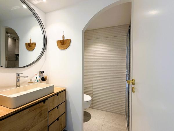 Maison appartement rénovée avec jardin, terrasse et garage ? Proche commerces et plage