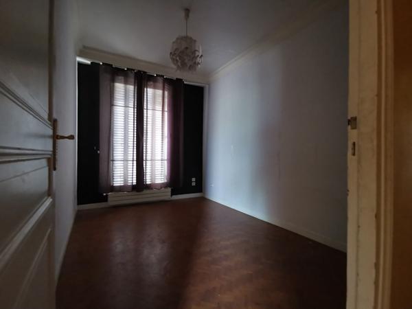 20669 - Hyper centre de Soissons Appartement à rénover