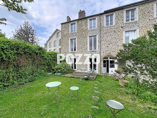 A vendre maison 9 pièces de 240 m² avec jardin à COUTANCES (50200) COUTANCES