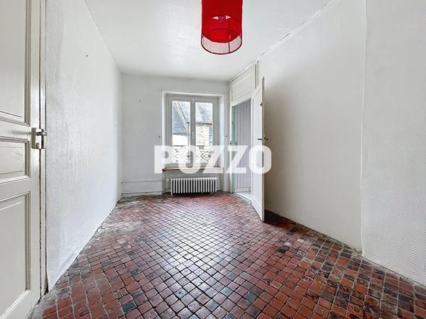 A vendre maison 9 pièces de 240 m² avec jardin à COUTANCES (50200) COUTANCES