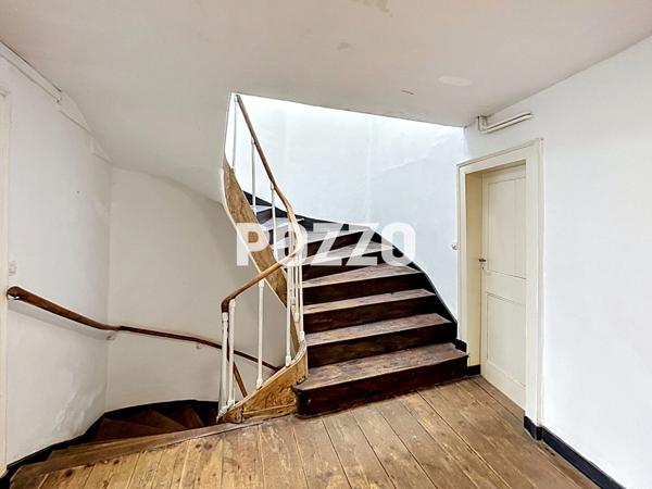A vendre maison 9 pièces de 240 m² avec jardin à COUTANCES (50200) COUTANCES