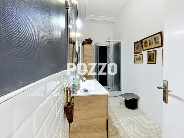A vendre maison 9 pièces de 240 m² avec jardin à COUTANCES (50200) COUTANCES
