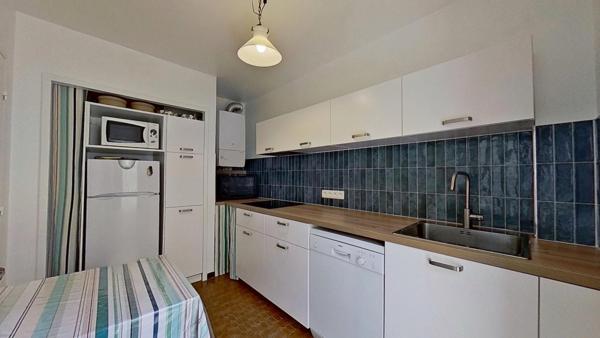 Appartement
         3 pièces
        - 60 m² Exclusivité 300 000 € *