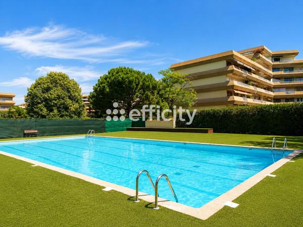 Appartement
         2 pièces
        - 60 m² 186 000 € *