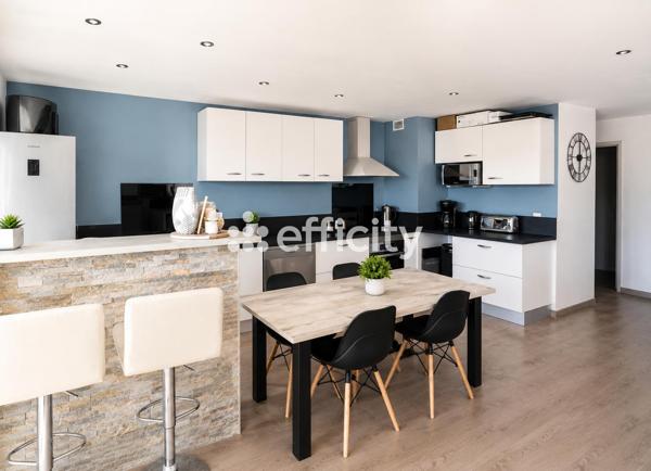 Appartement
         2 pièces
        - 60 m² 186 000 € *
