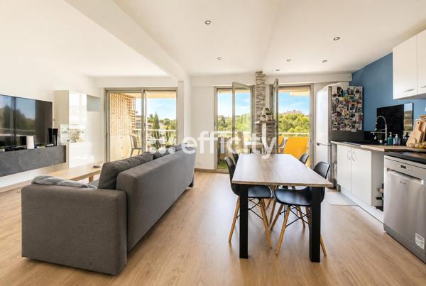 Appartement
         2 pièces
        - 60 m² 186 000 € *
