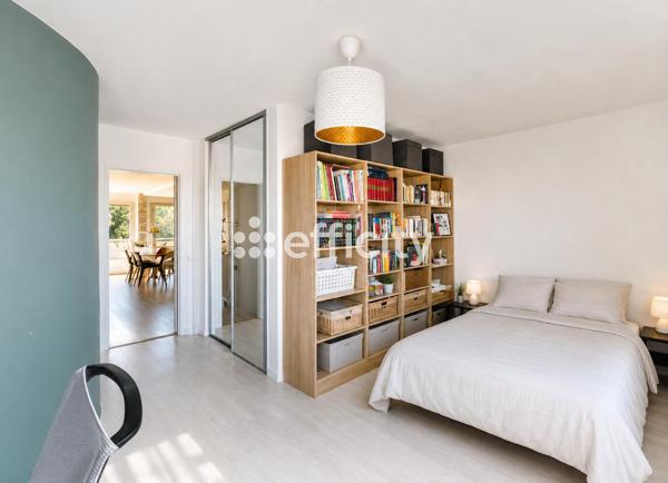 Appartement
         2 pièces
        - 60 m² 186 000 € *