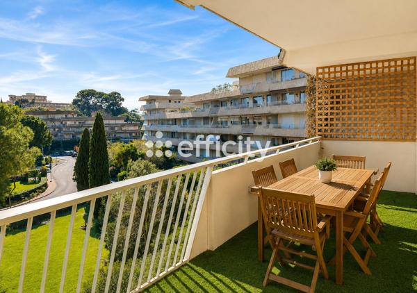 Appartement
         2 pièces
        - 60 m² 186 000 € *