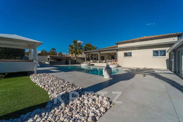 Villa contemporaine en bord de mer