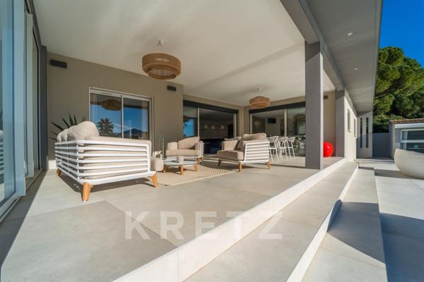 Villa contemporaine en bord de mer