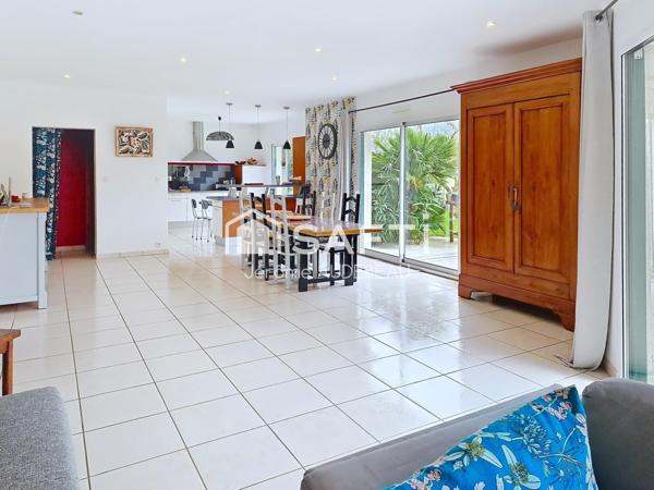 GRANDE MAISON ECONOME, PROCHE PLAGES ET COMMERCES