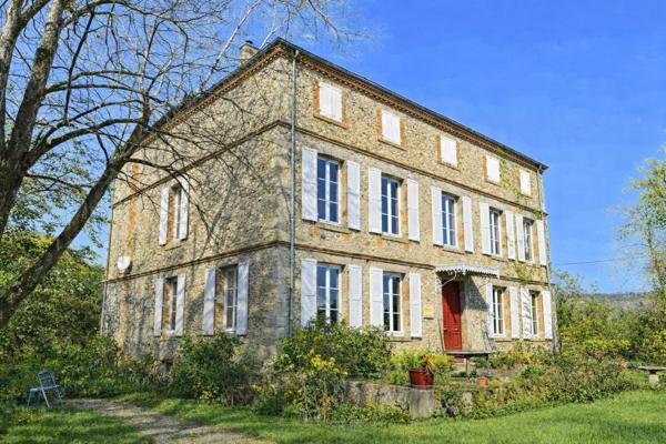 Maison de Maitre, 8 pièces, beaucoup de cachet