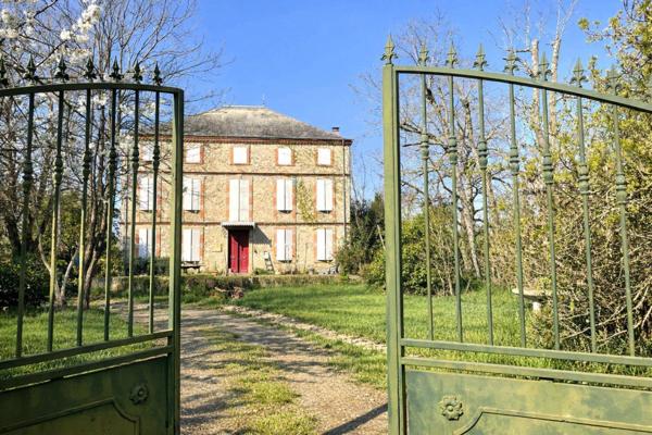 Maison de Maitre, 8 pièces, beaucoup de cachet